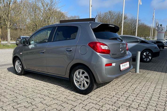 Grå Mitsubishi Space Star fra 2017