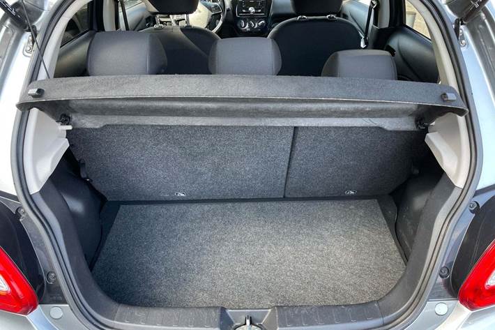 Grå Mitsubishi Space Star fra 2017