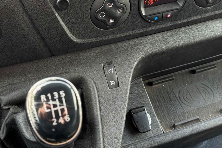 Hvid Renault Master III T35 fra 2019