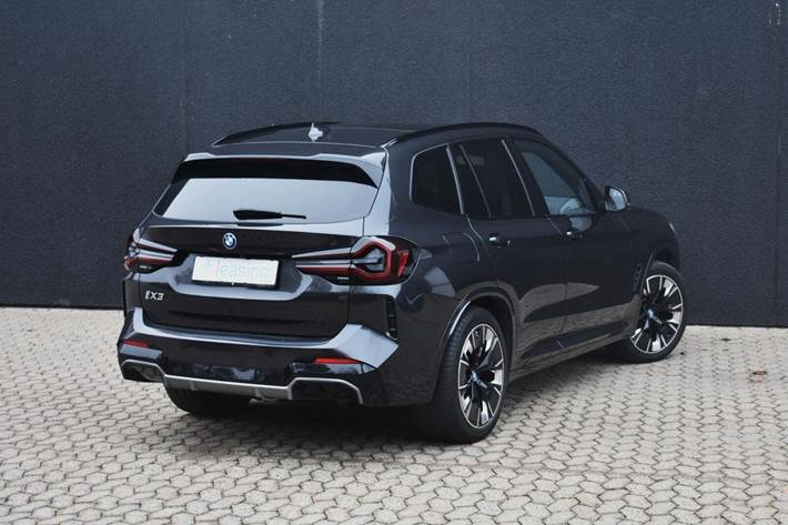 Sort BMW iX3 fra 2022