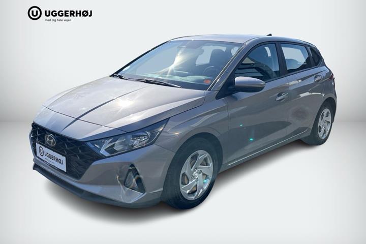 Sort Hyundai i20 fra 2022 set udefra