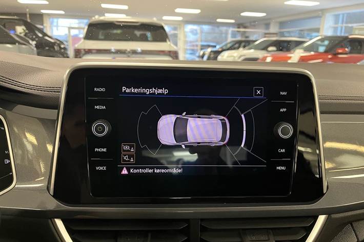 Grå VW T-Roc fra 2023