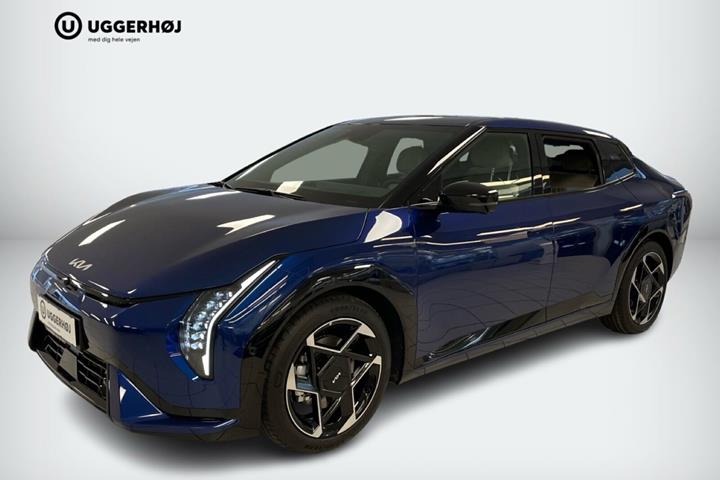 Blå Kia EV4 fra 2026 set udefra
