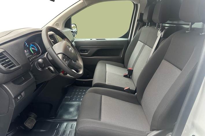 Hvid Opel Vivaro-e fra 2023