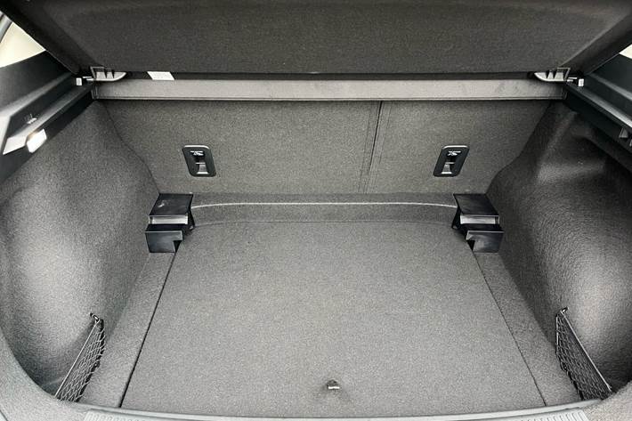 Sort MG MG4 Electric fra 2026