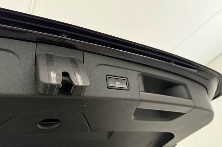 Sort VW Touran fra 2019