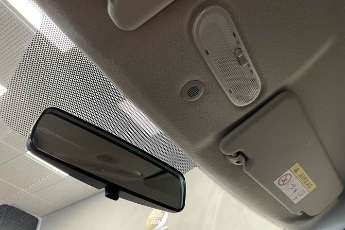 Grå Dacia Duster fra 2016