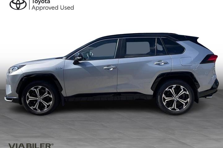 Sølv Toyota RAV4 Plug-in fra 2021