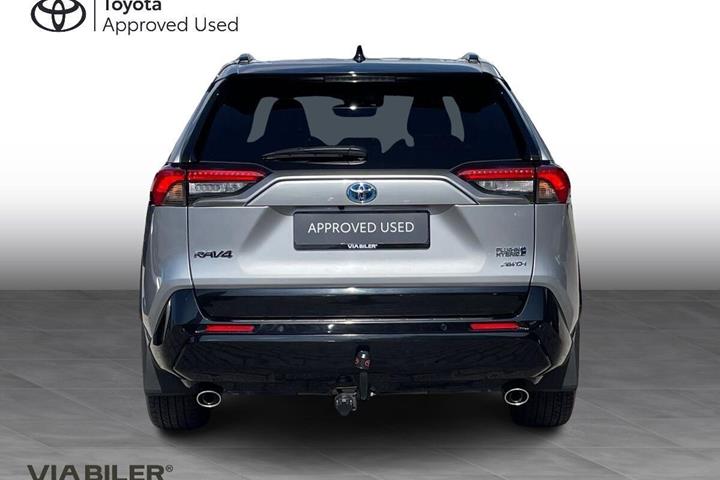 Sølv Toyota RAV4 Plug-in fra 2021