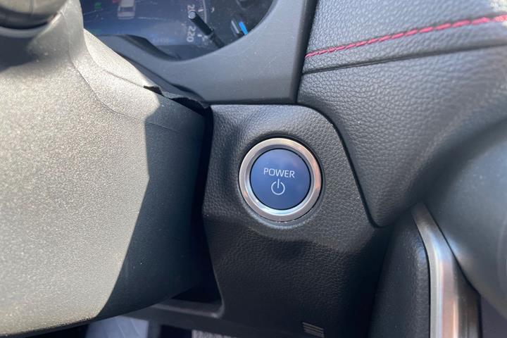 Sølv Toyota RAV4 Plug-in fra 2021