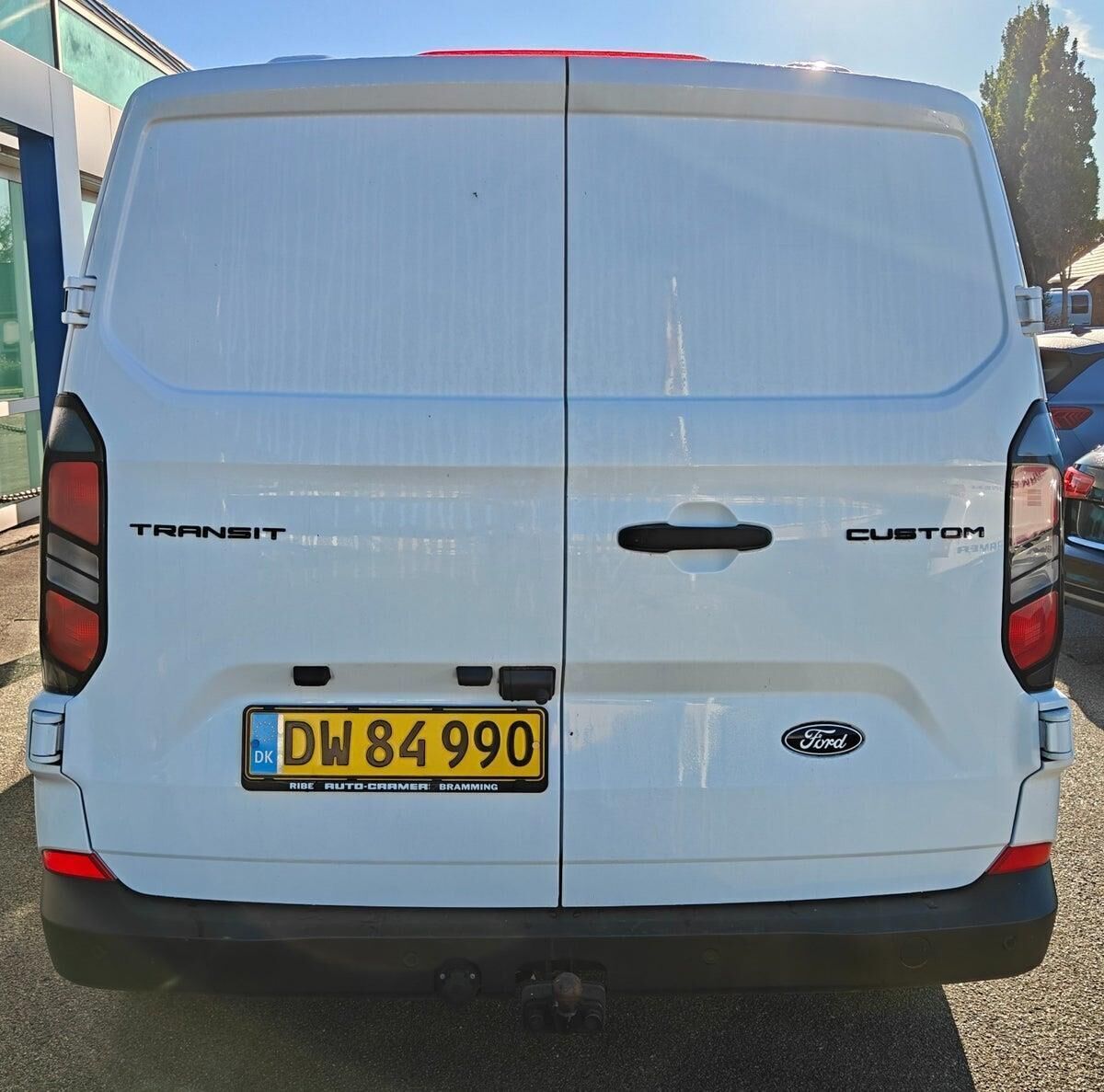 Hvid Ford Transit Custom fra 2024