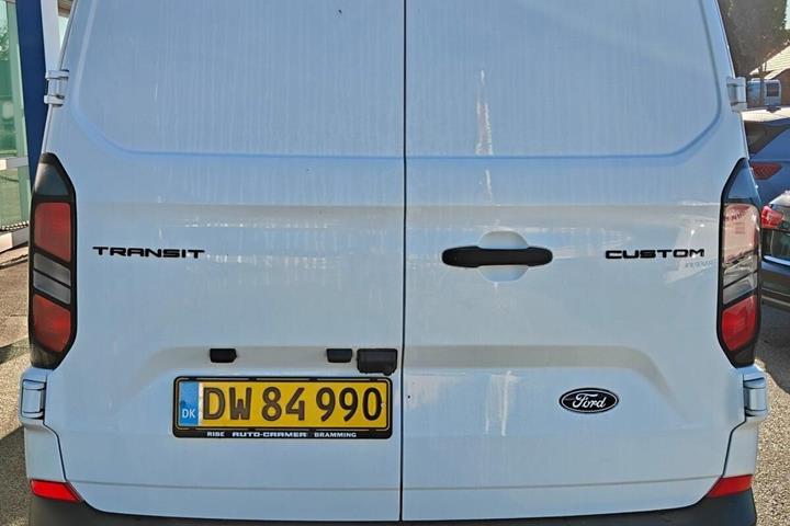 Hvid Ford Transit Custom fra 2024