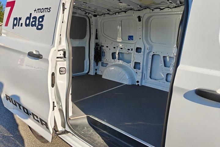 Hvid Ford Transit Custom fra 2024