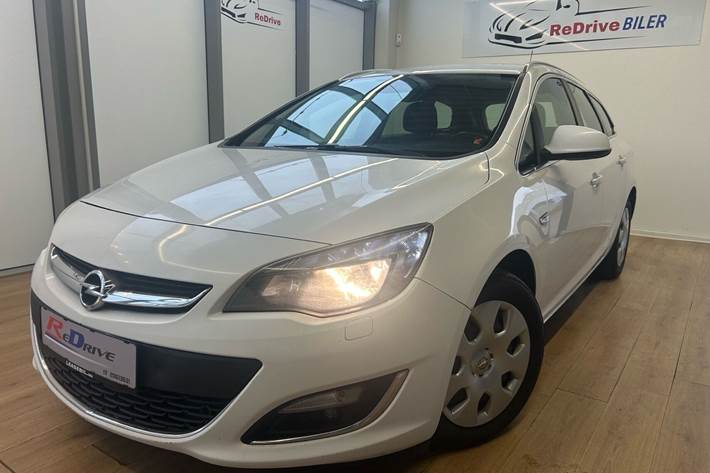 Hvid Opel Astra fra 2014