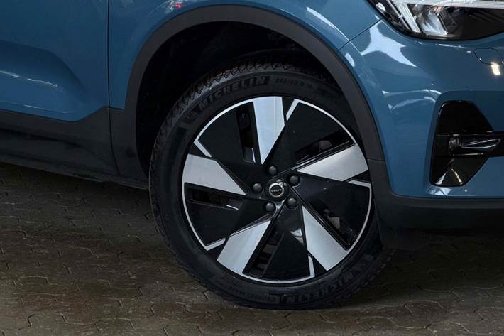 Blå Volvo C40 fra 2024