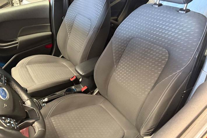 Rød Ford Fiesta fra 2020