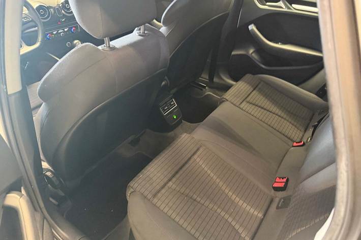 Hvid Audi A3 fra 2018