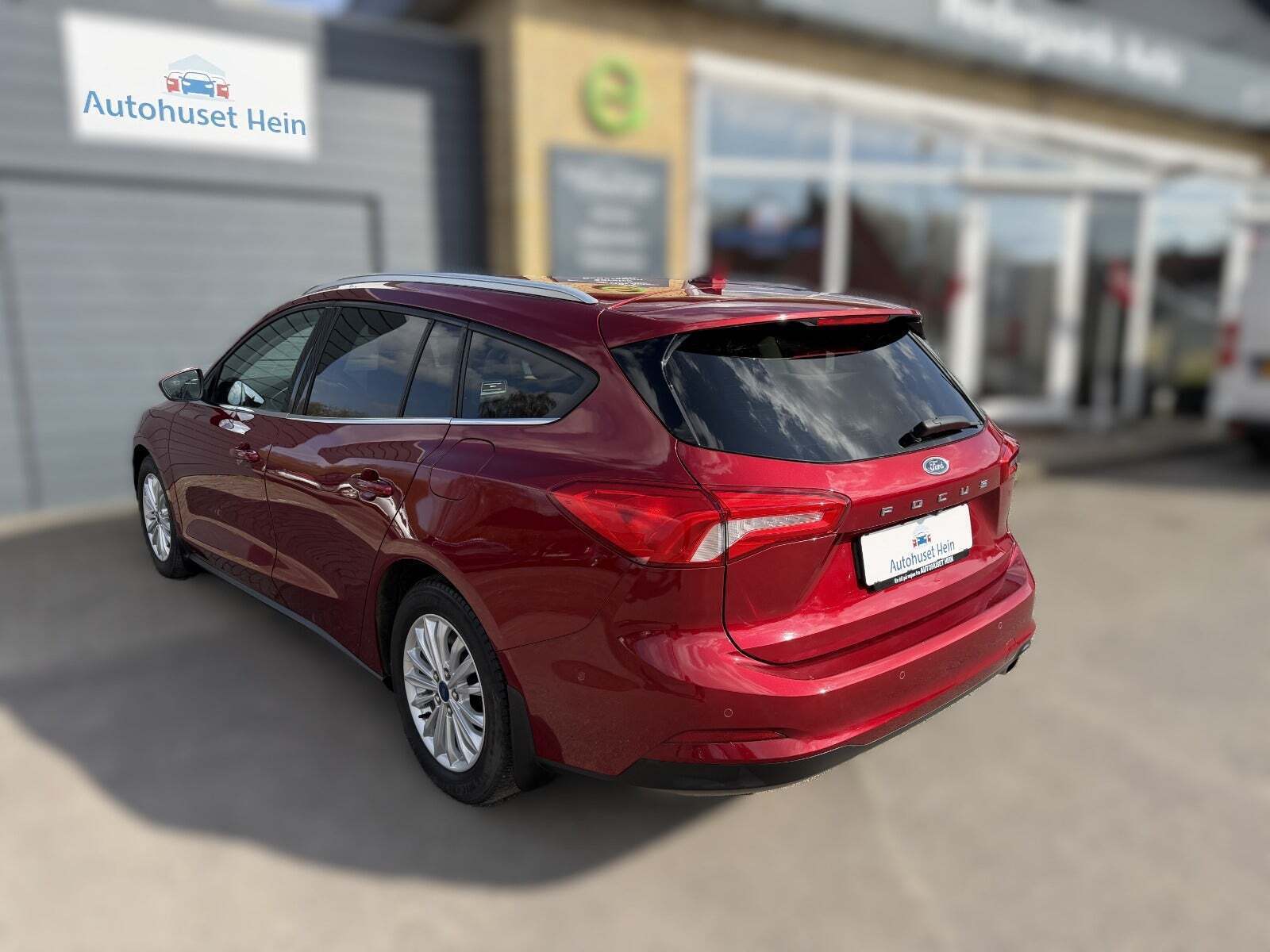 Rød Ford Focus fra 2019