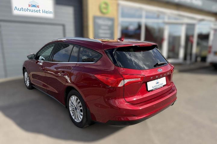 Rød Ford Focus fra 2019
