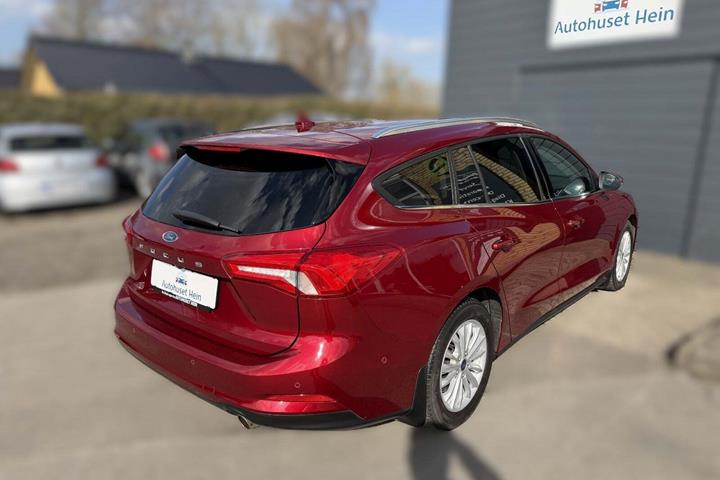 Rød Ford Focus fra 2019