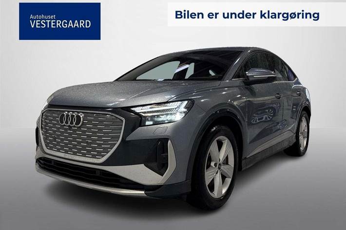 Blå Audi Q4 e-tron fra 2024