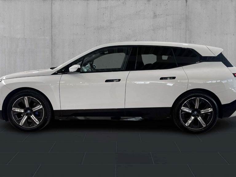 BMW iX xDrive40 Supercharged