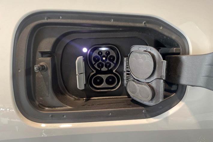 Hvid BMW iX fra 2023