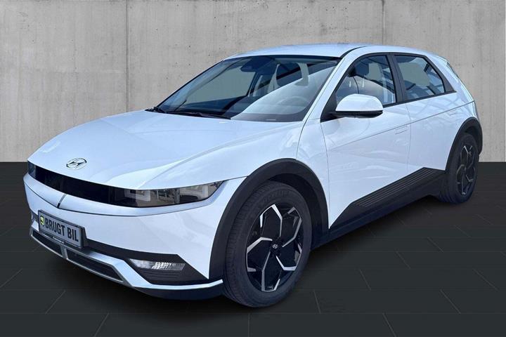 Hvid Hyundai Ioniq 5 fra 2023 set udefra