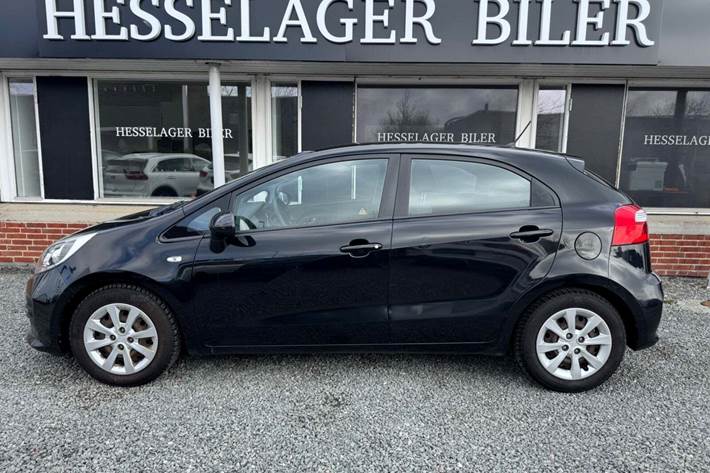Sort Kia Rio fra 2015