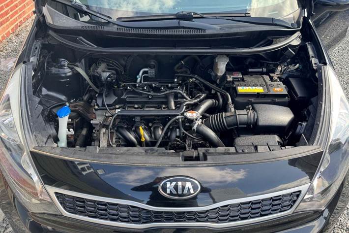 Sort Kia Rio fra 2015