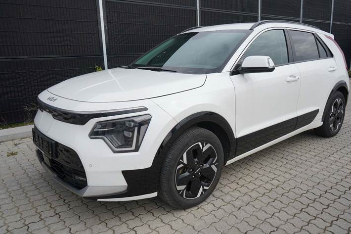 Hvid Kia Niro fra 2023