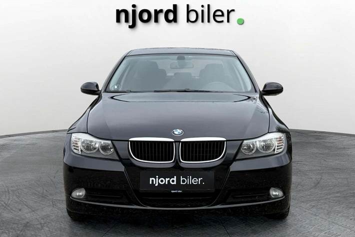 undefined BMW 320i fra 2007