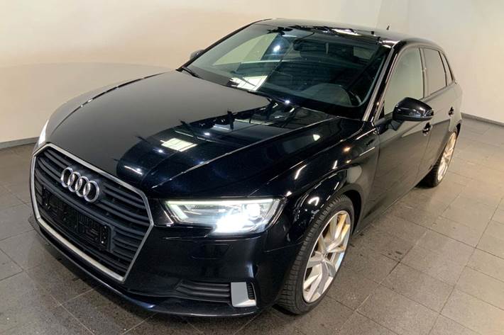 Sort Audi A3 fra 2017 set udefra