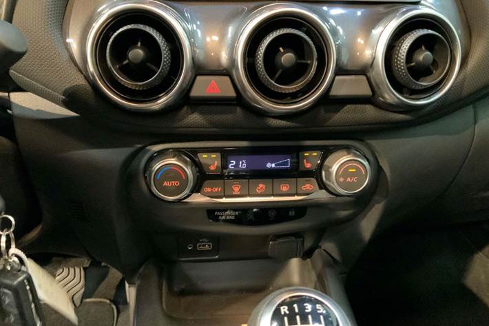 Sort Nissan Juke fra 2020