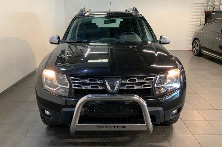 Sort Dacia Duster fra 2015
