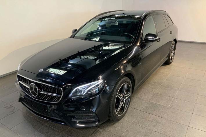 Sort Mercedes E300 de fra 2019 set udefra