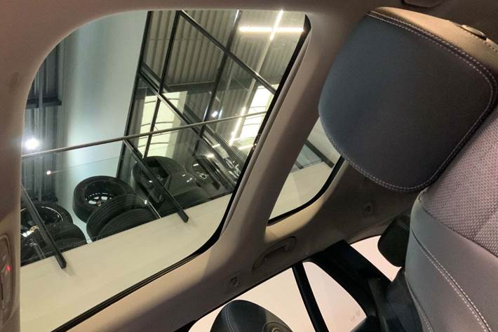 Sort Mercedes E300 de fra 2019