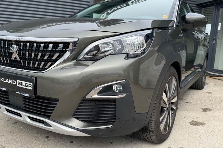 Grøn Peugeot 3008 fra 2020