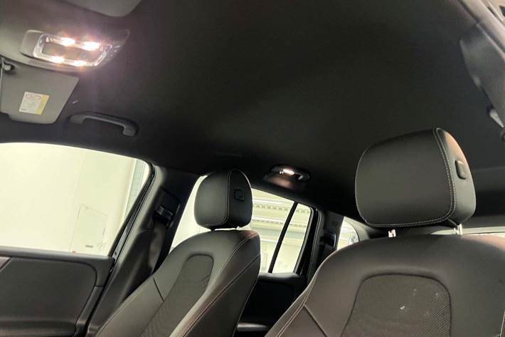 Sort Mercedes GLB200 d fra 2023