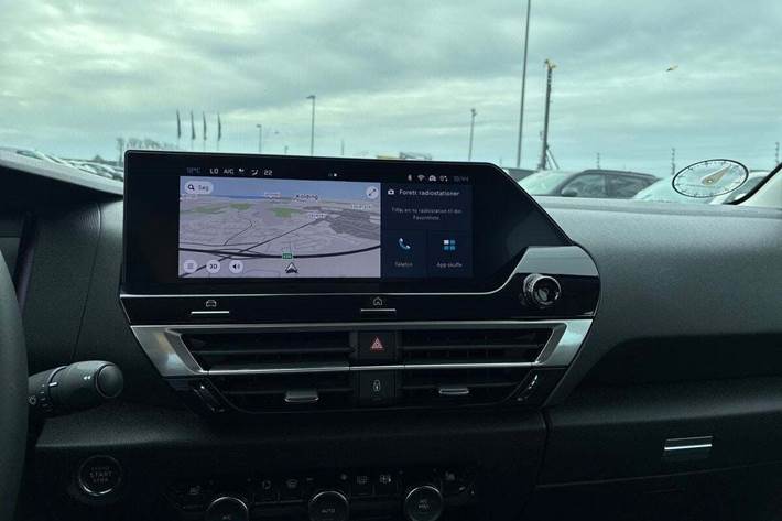 Grå Citroën C4 fra 2024