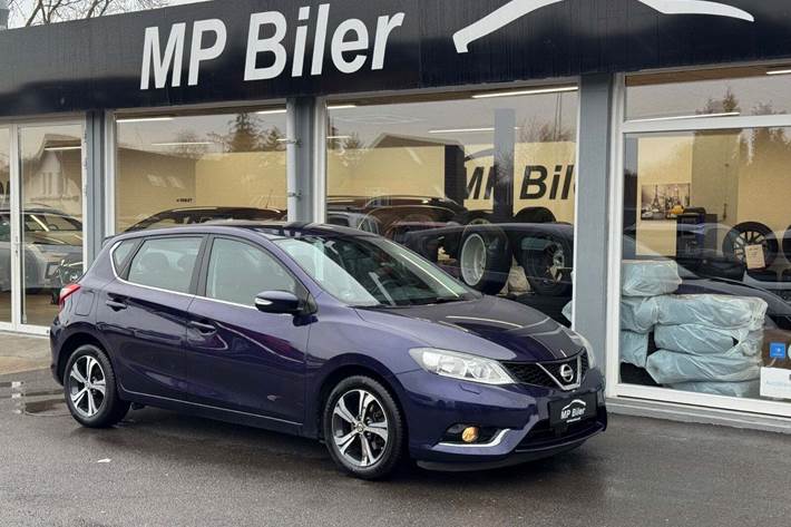 Blå Nissan Pulsar fra 2016