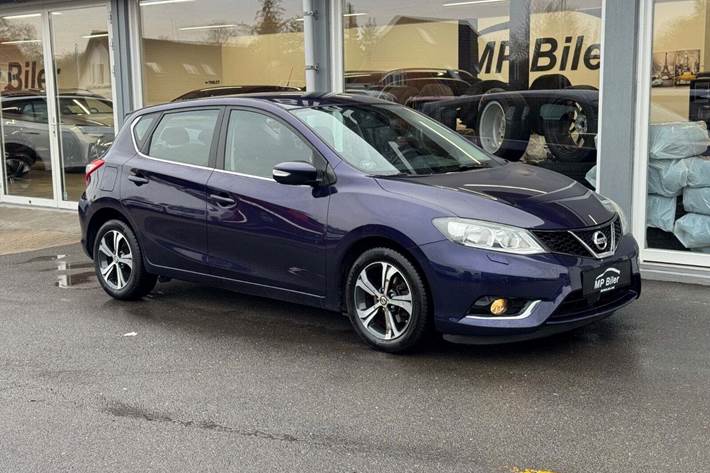 Blå Nissan Pulsar fra 2016