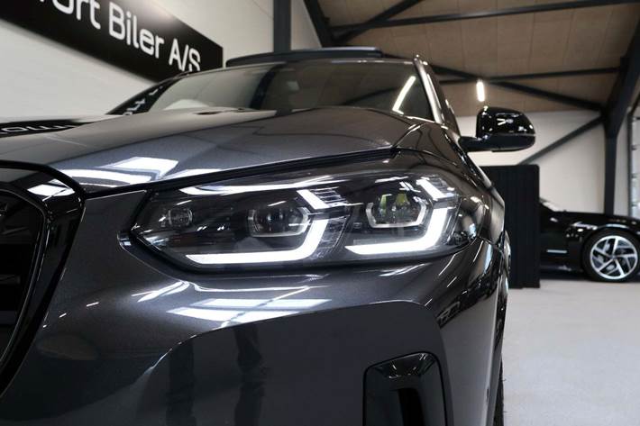 Grå BMW iX3 fra 2022