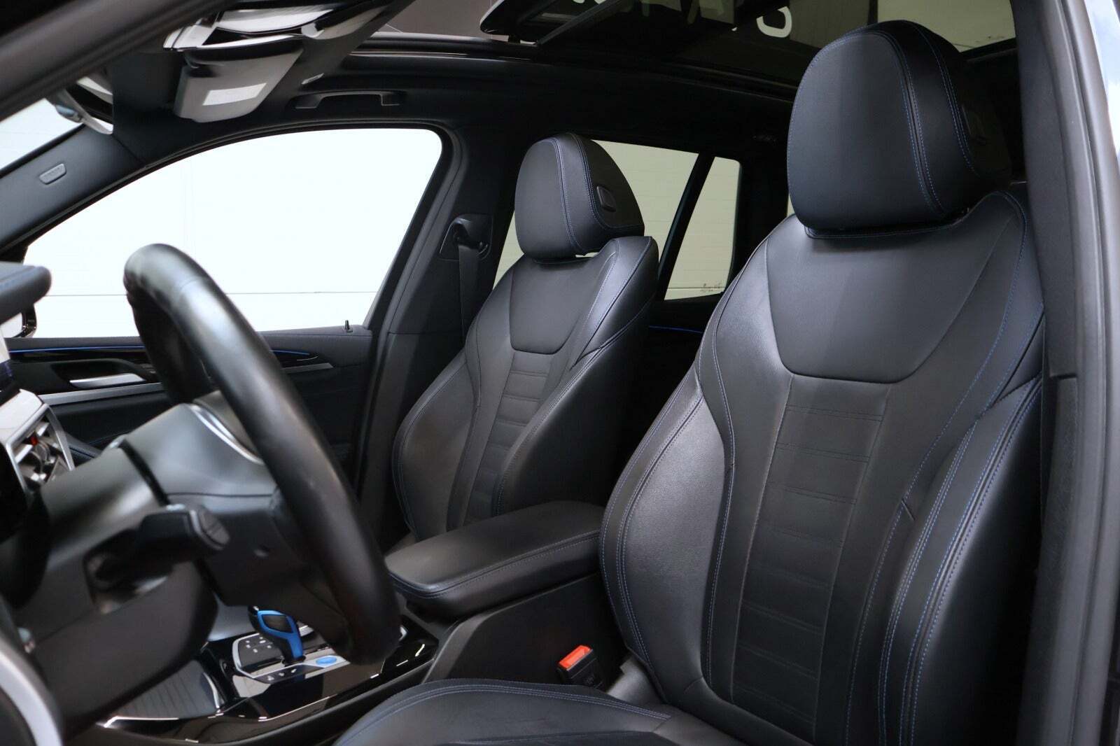 BMW iX3 Charged Plus M-Sport