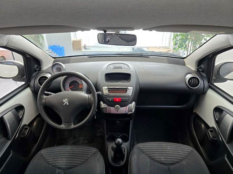 Peugeot 107 1,0 White