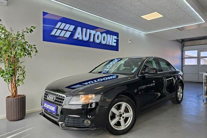 Sort Audi A4 fra 2008 set udefra