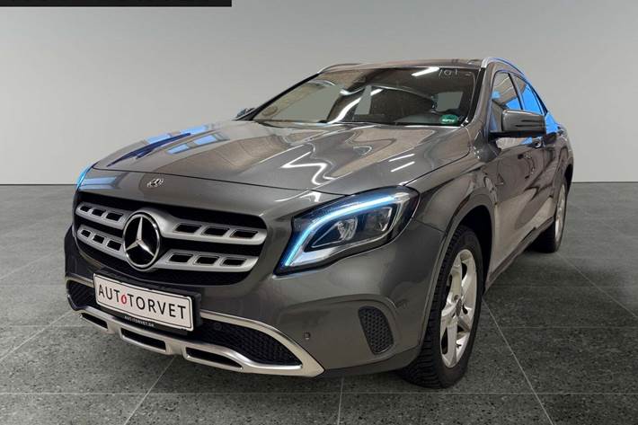 Grå Mercedes GLA200 d fra 2017