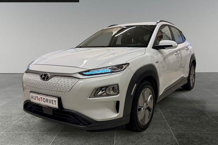 Hvid Hyundai Kona fra 2021 set udefra