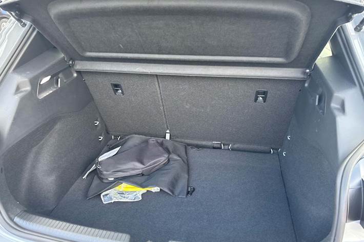 Grå Cupra Born fra 2023