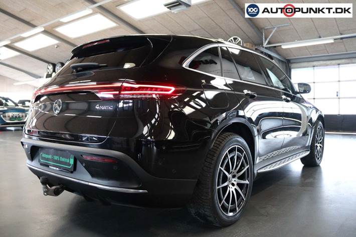 Sort Mercedes EQC400 fra 2020
